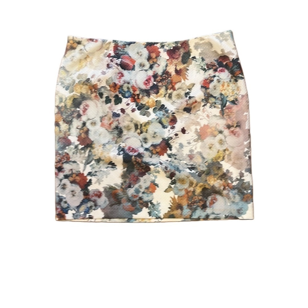 Womens Floral White Mini Skirt NWT Size 16